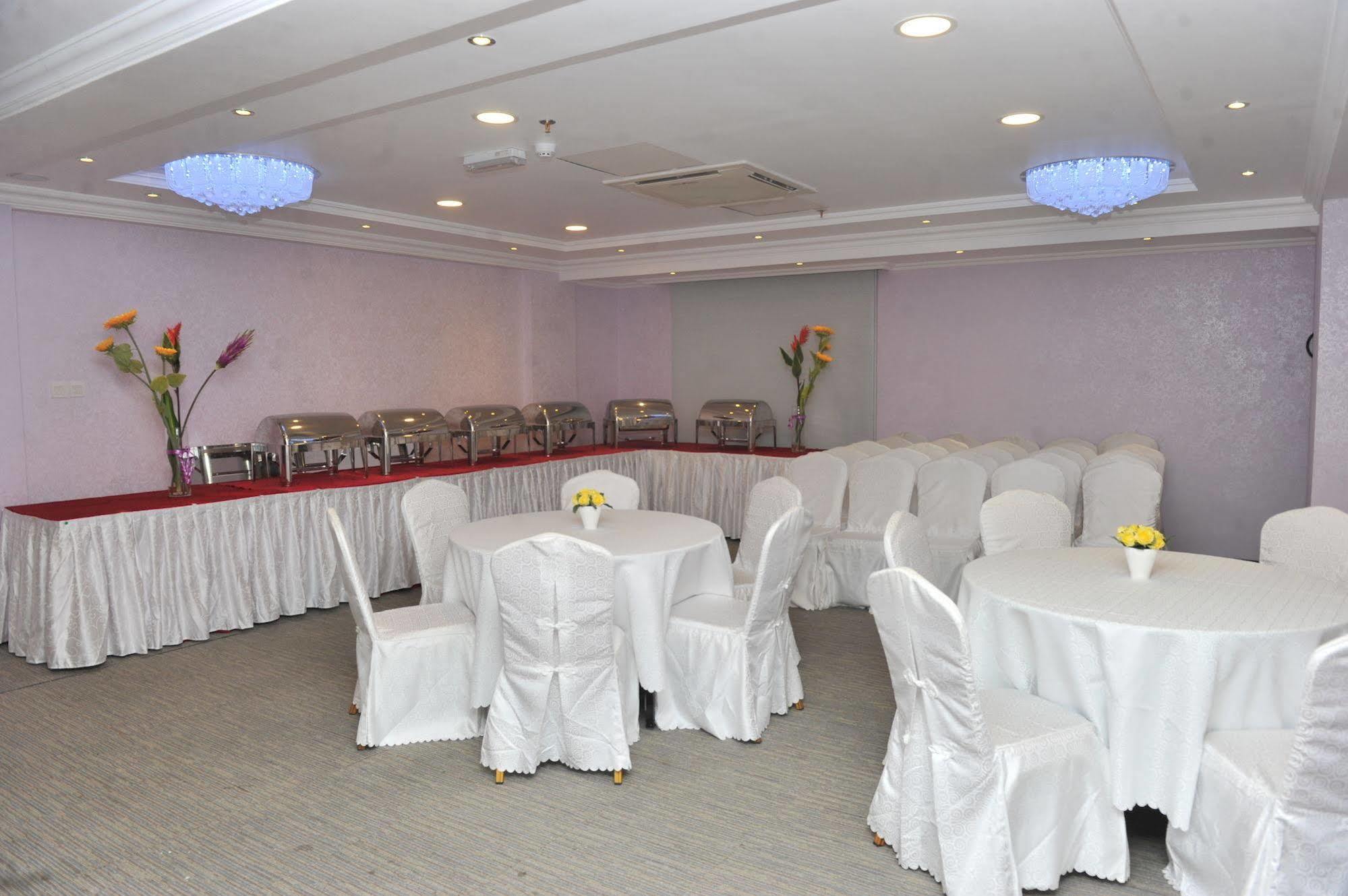 Al Reef Hotel Маскат Екстер'єр фото